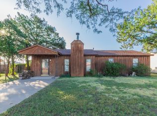 917 Highway Ave, Sunray, TX 79086
