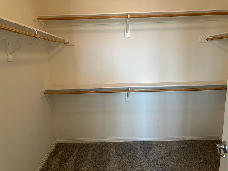 732 Huron Dr — Photo 10