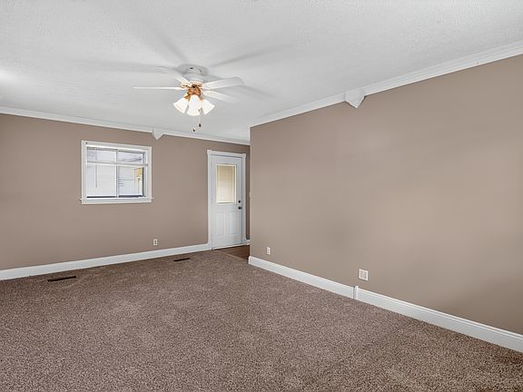 5th image of 970 Hunter Dr