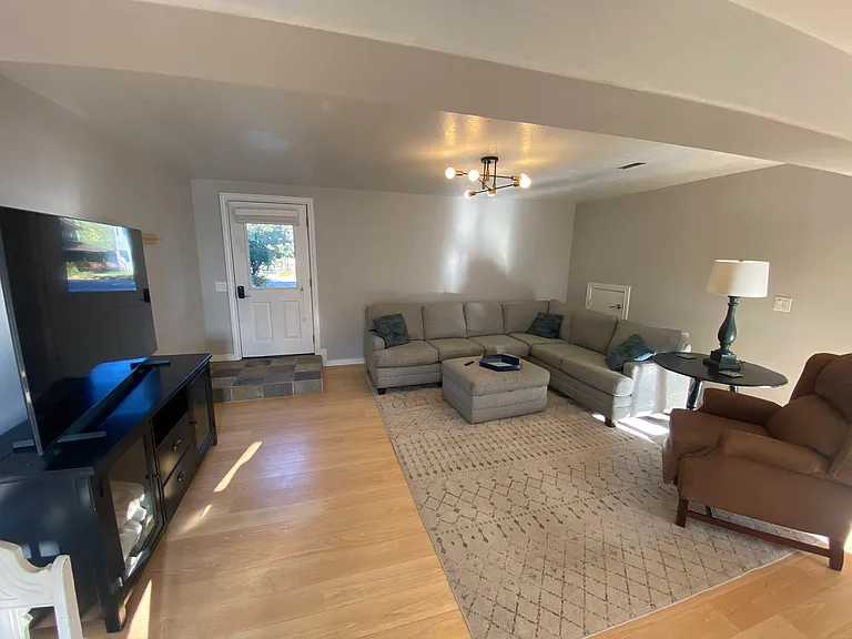 40195 Lindsay Dr — Photo 4