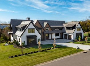 1105 Tanager Hl, Wayzata, MN 55391