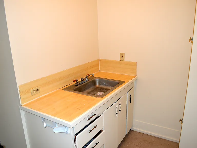 2409 NE Martin Luther Xing #201 — Photo 3
