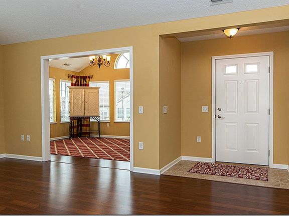 4th image of 1912 Woods Dr