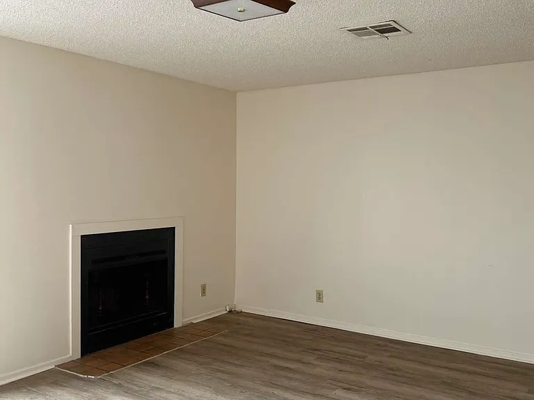 57 W Elmwood Dr #A — Photo 3