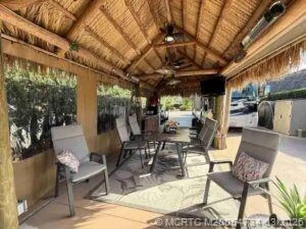 399 NW Chipshot Ln, Port Saint Lucie, FL 34986