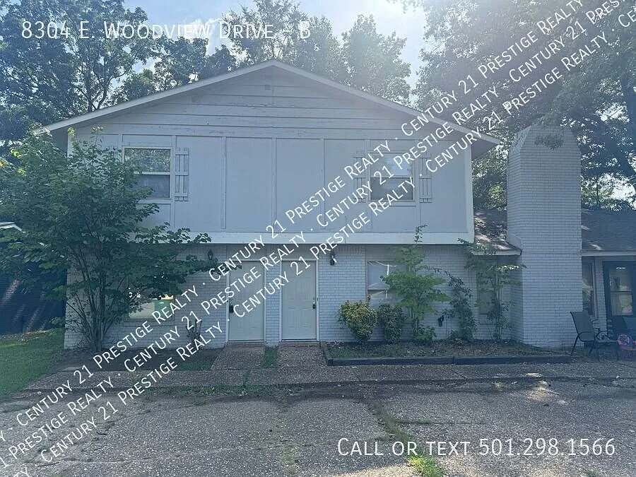 8304 Woodview Dr E #B