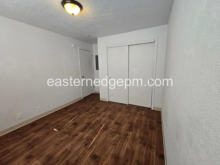 98 NW 10th St — Photo 64