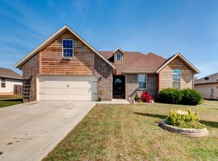 612 N Cox Ave, Republic, MO 65738