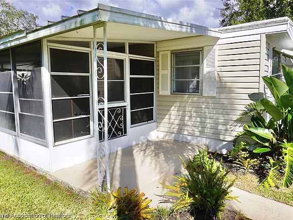2nd image of 2735 Vine Ln