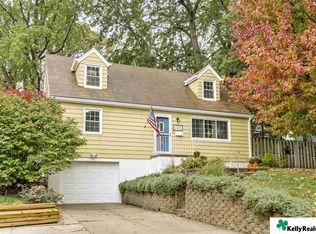 7733 Park Ln, Ralston, NE 68127