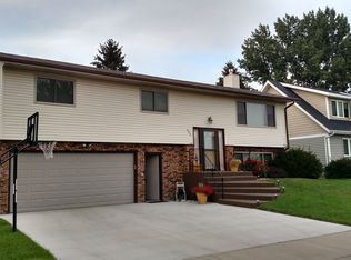 506 Weatherby Way, Bismarck, ND 58503