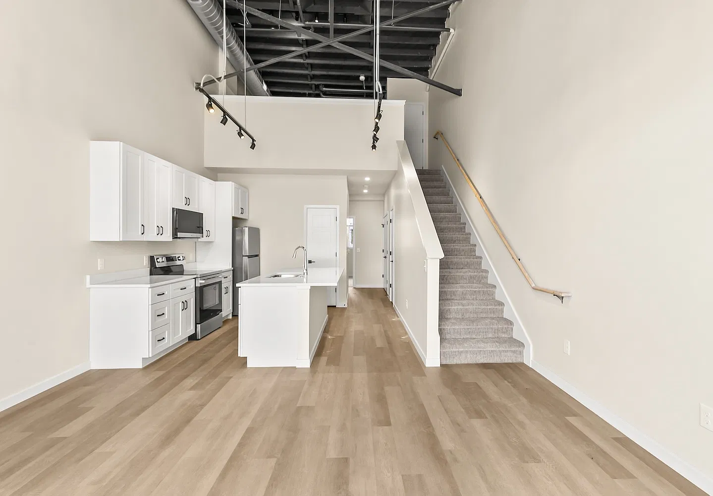 2 bed, 1007 sqft, $1,795 — Photo 1