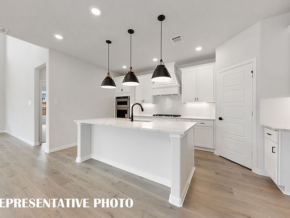 5th image of 4137 Blackbird Ave