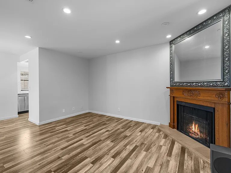 412 N Bushnell Ave #C — Photo 5