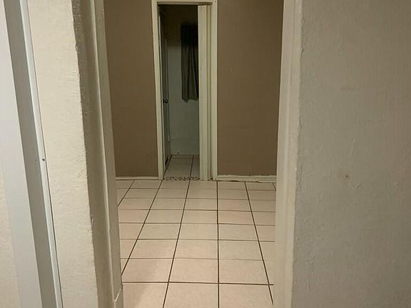 2nd image of 3111 Durazno Ave #2