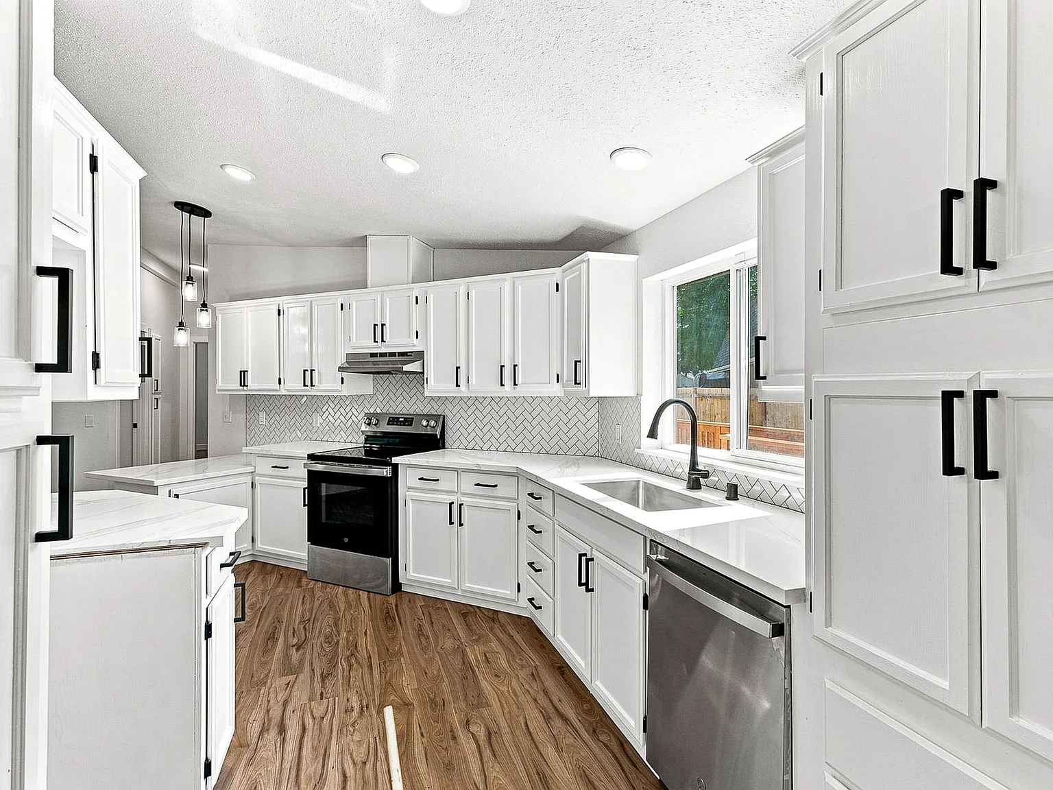 3 bed, 1568 sqft, $2,500 — Photo 4