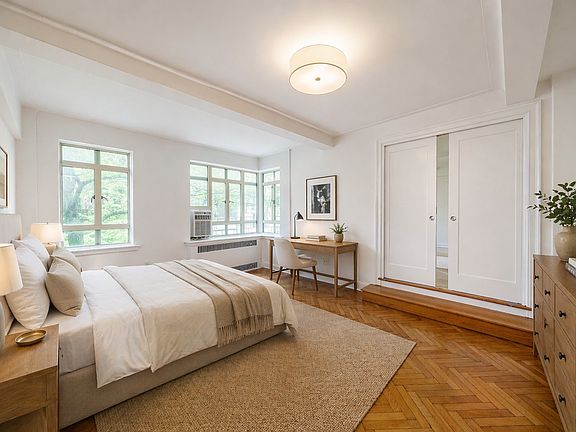 4th image of 10 W 74th St APT 3B