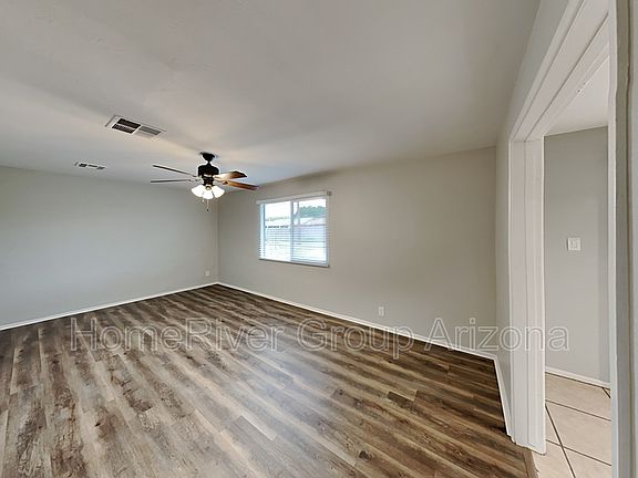 3rd image of 3833 W San Miguel Ave