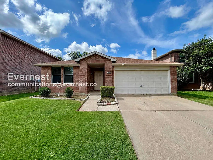 3422 Lipizzan Dr — Photo 1