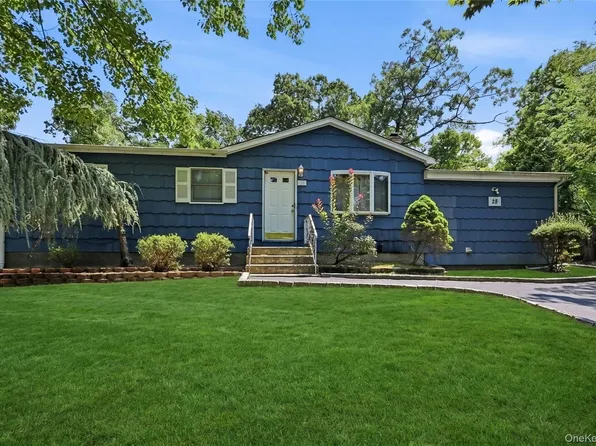 28 Twilight Road, Rocky Point, NY 11778