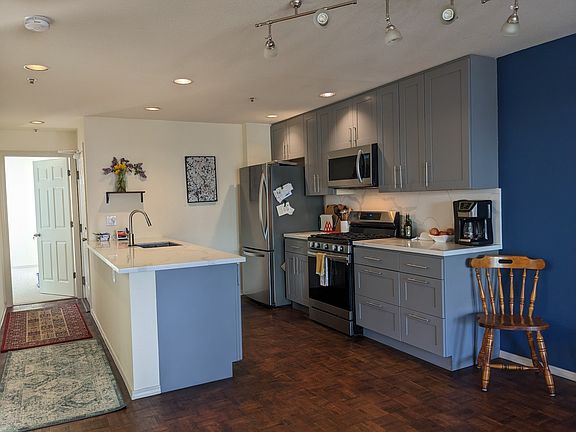 2nd image of 3301 Mission St APT 402