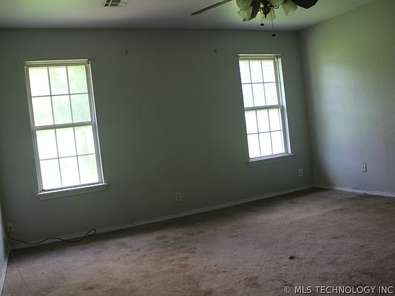 4th image of 8681 S Ridgeview Dr