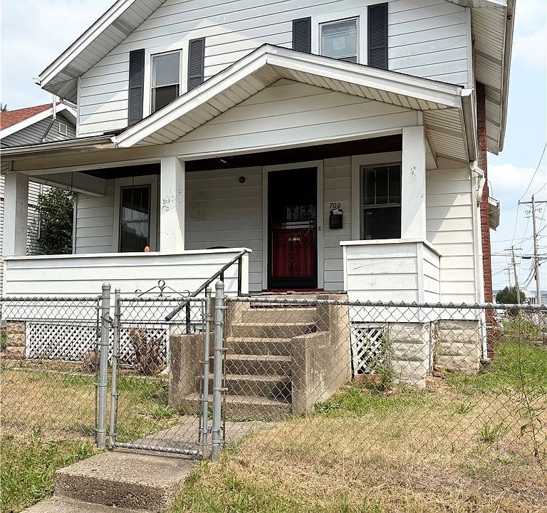 1st image of 700 Adams St