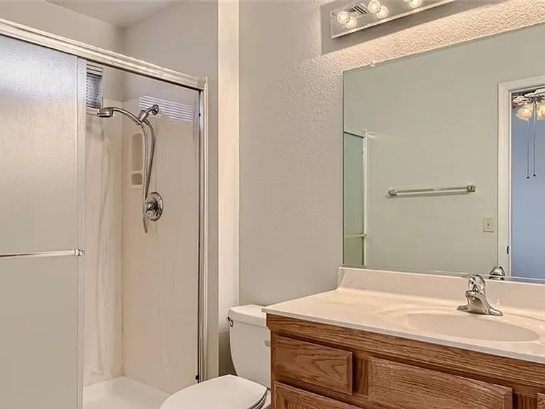8729 Pennystone Ave — Photo 15