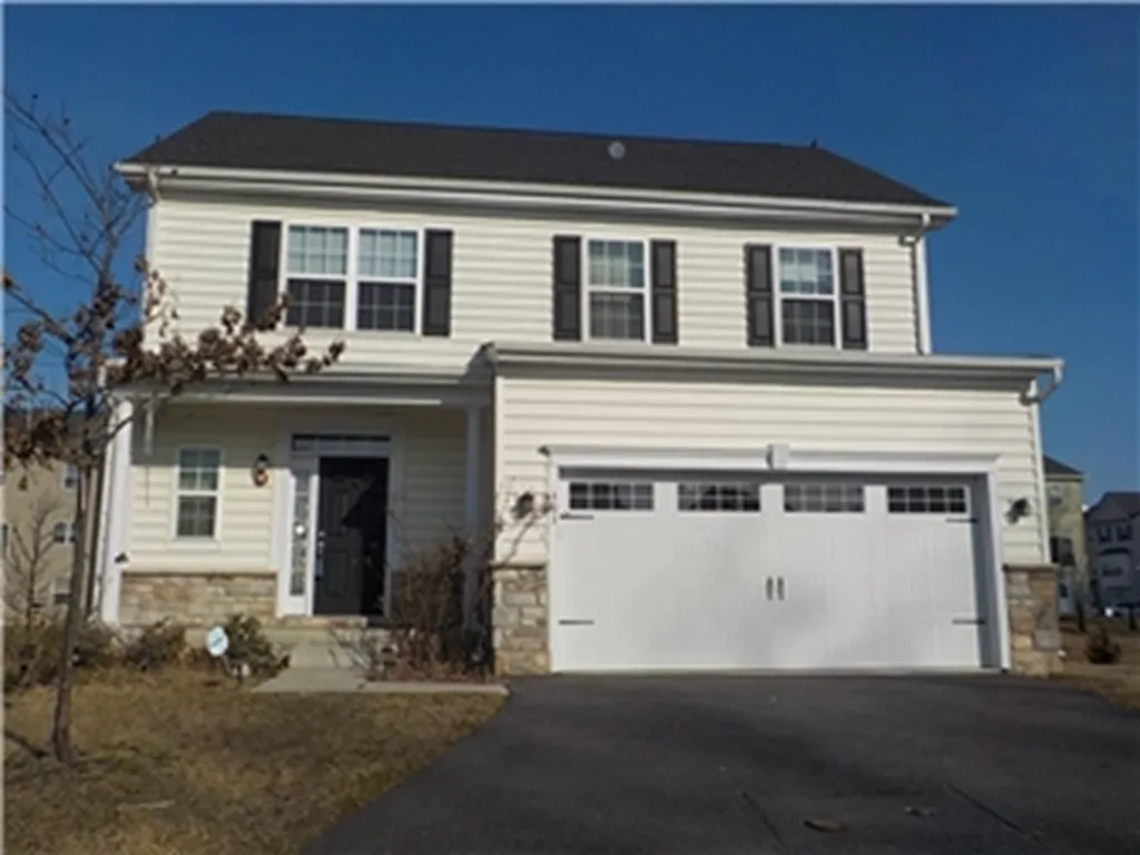 4 bed, 3.5 bath, 2575 sqft, $2,950 — Photo 1