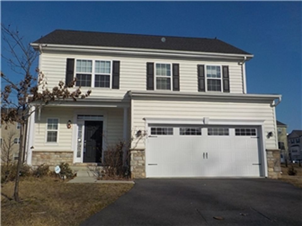 1st image of 303 Ellis Ct