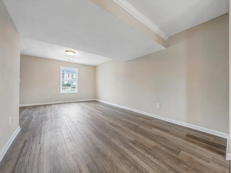 130 Salem Ln — Photo 12