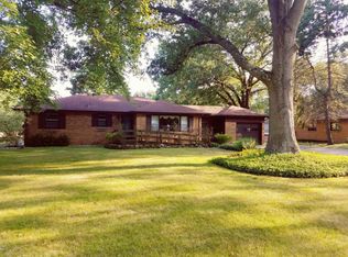 2121 Vanderbilt Ave, Portage, MI 49024