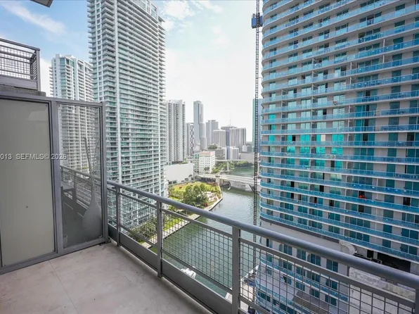 690 SW 1st Ct, Miami, FL