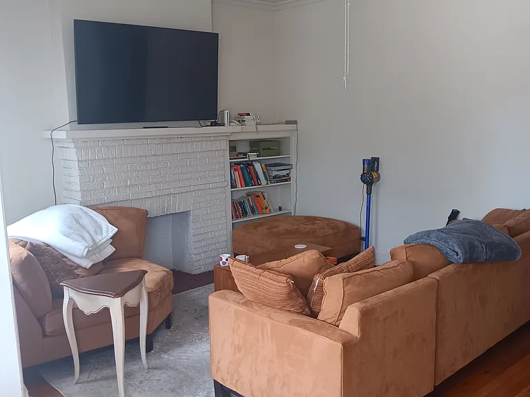312 Lee St #1 — Photo 6