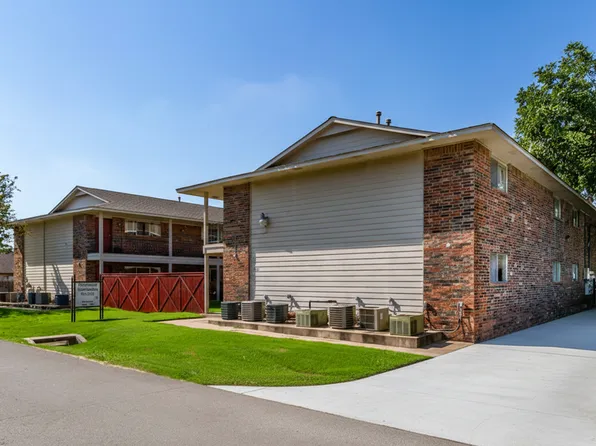 Hollywood Apartments, 8131 E 12th St #14, Tulsa, OK 74112