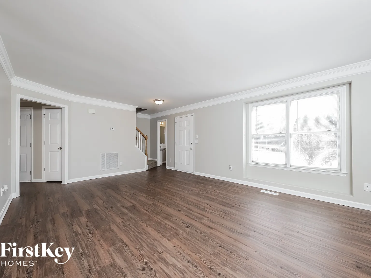 4 bed, 2.5 bath, 1958 sqft, $2,725 — Photo 2
