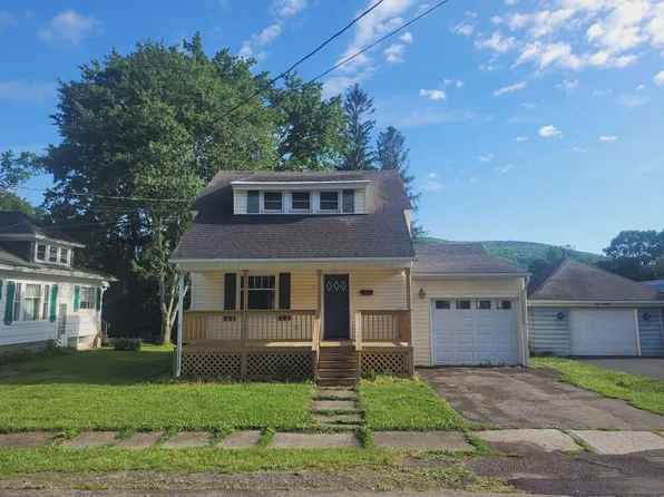 19 Lexington Ave, Salamanca, NY 14779