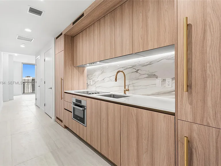 77 SE 5th St #3304 — Photo 3