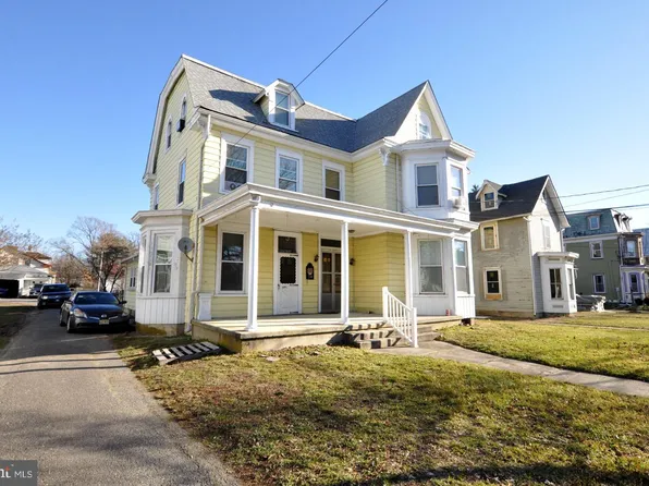 34 Elizabeth St, Pemberton, NJ 08068