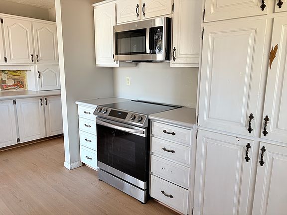 4th image of 620 Wayland Dr