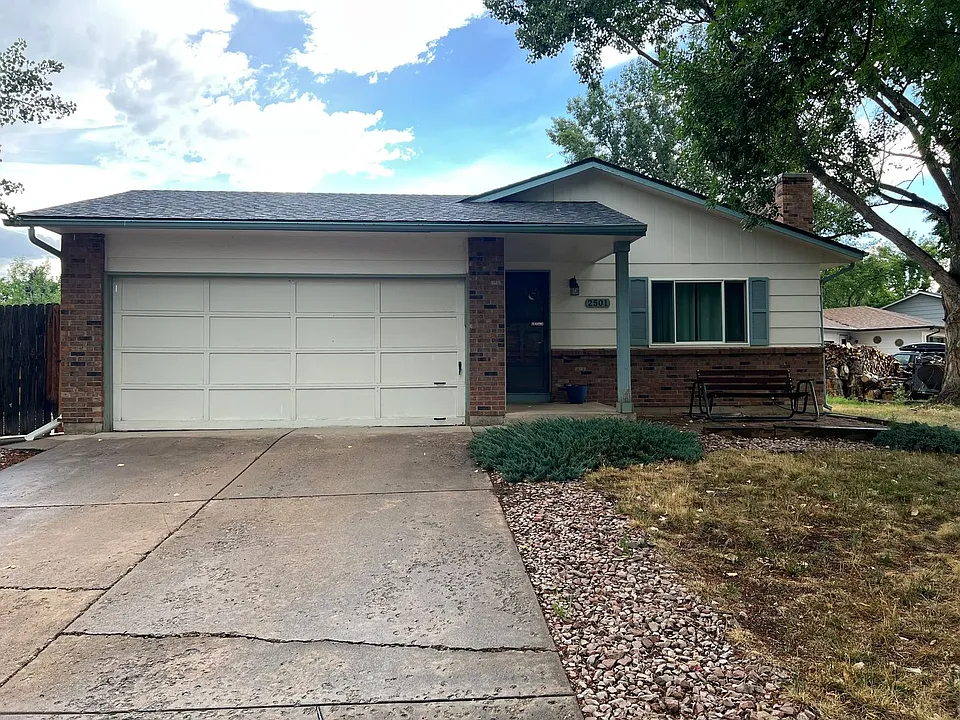 2501 Charolais Dr
