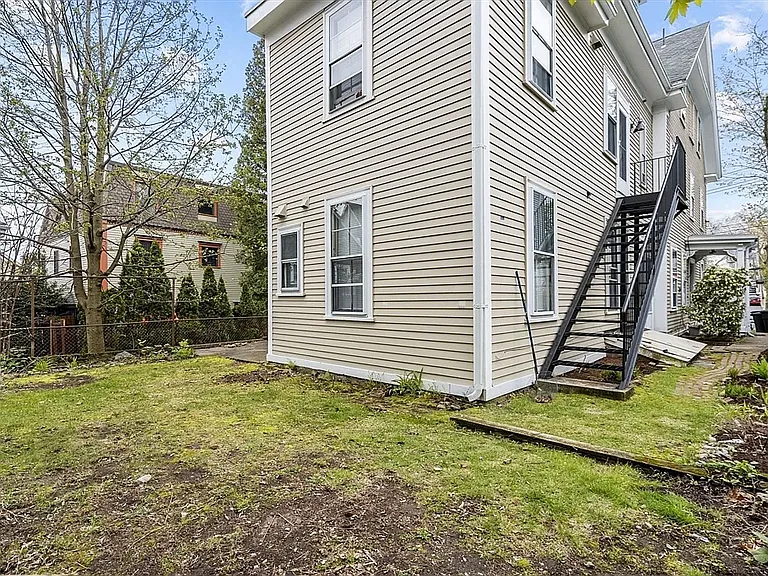 48 Spring Park Ave — Photo 7