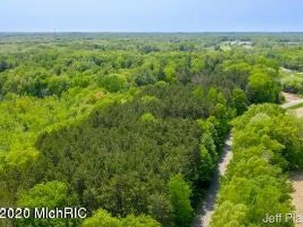 13524 Windy Craig Dr NE, Gowen, MI 49326