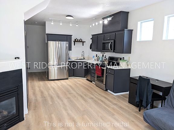 4th image of 6824 N Astor St