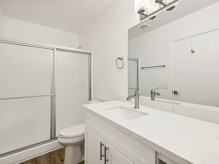 Valle at 9151 Kenwood — Photo 14