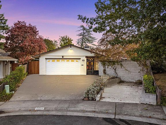 4th image of 8431 Harbourwood Drive