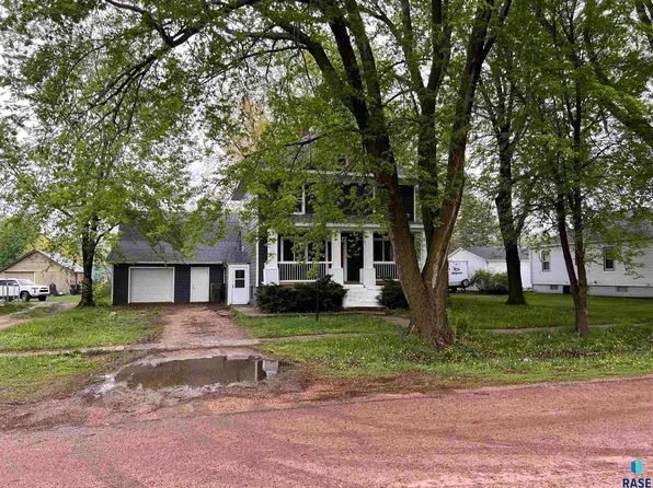 546 S Main St, Freeman, SD 57029