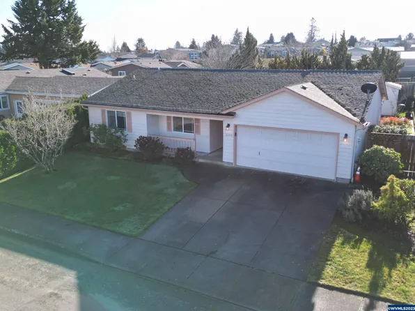 3466 Lake Vanessa Cir NW, Salem, OR 97304