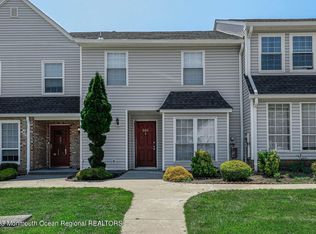 206 Franklin Pl, Morganville, NJ 07751