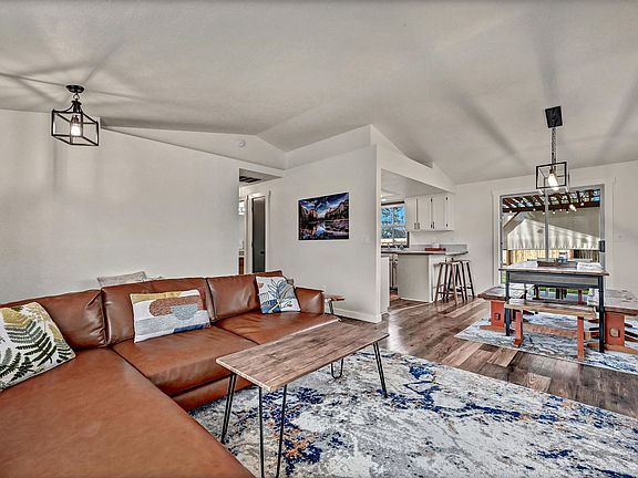 3rd image of 6895 N Amesbury Way